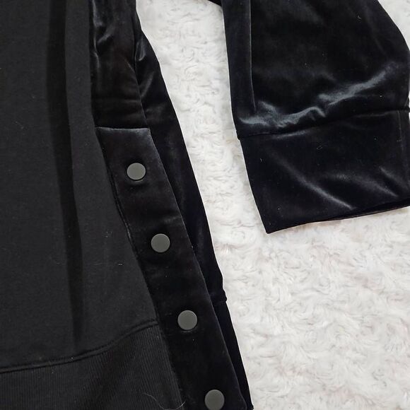 Athleta Black Retroplush Velvet Crewneck Black Womens Size XL #466916 - Picture 3 of 8